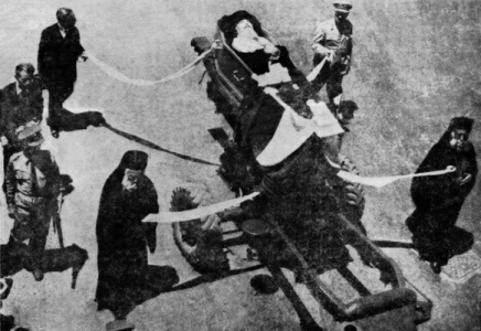 Από την κηδεία του Αρχιεπισκόπου Δαμασκηνού.